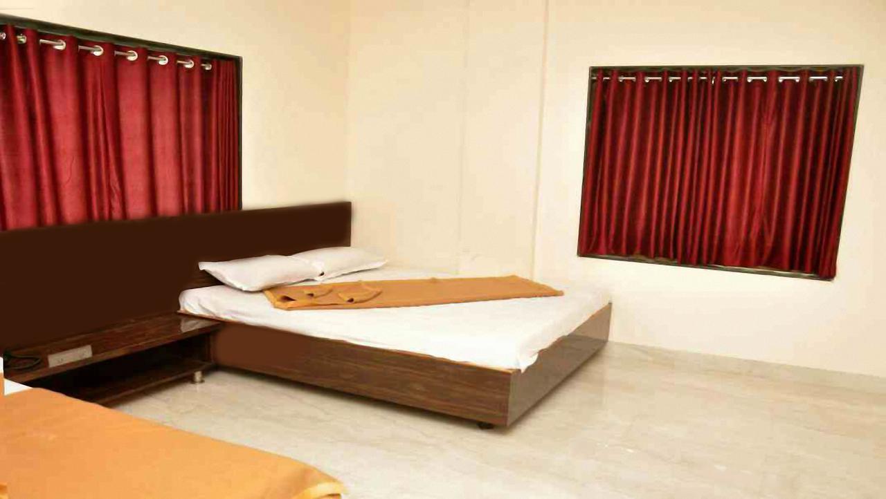 Sai Rajaram Palace Shirdi Exterior foto