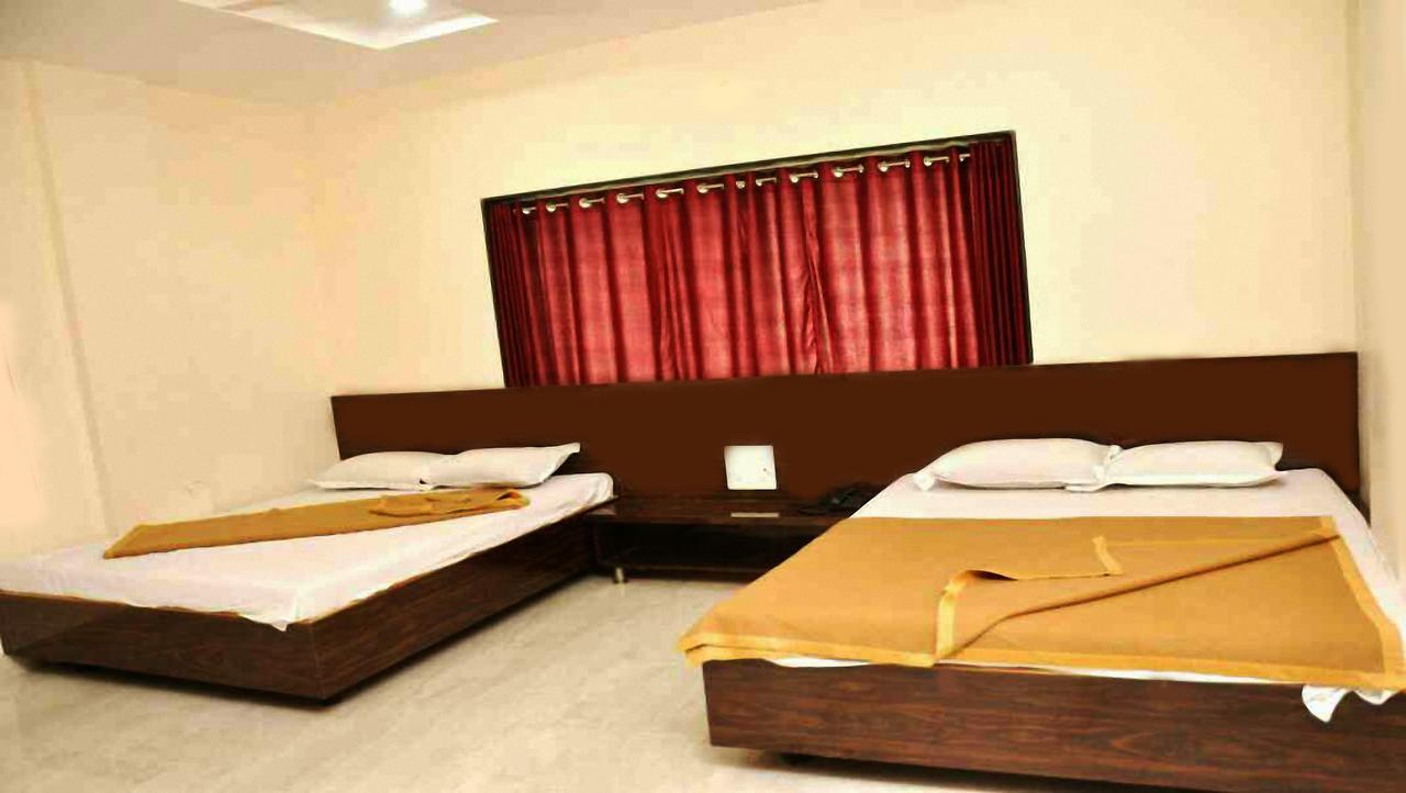 Sai Rajaram Palace Shirdi Exterior foto